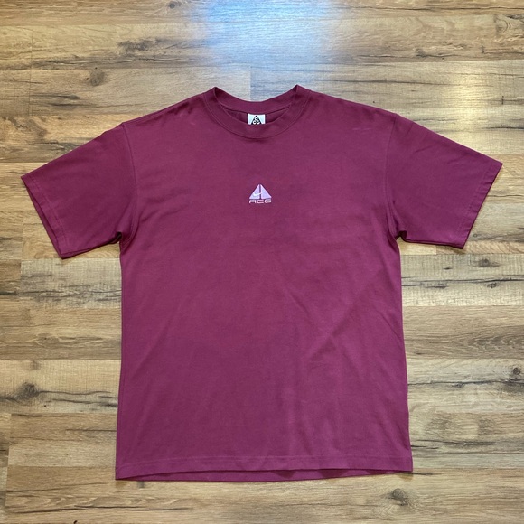 Nike ACG Center Swoosh Short Sleeve - Picture 1 of 3